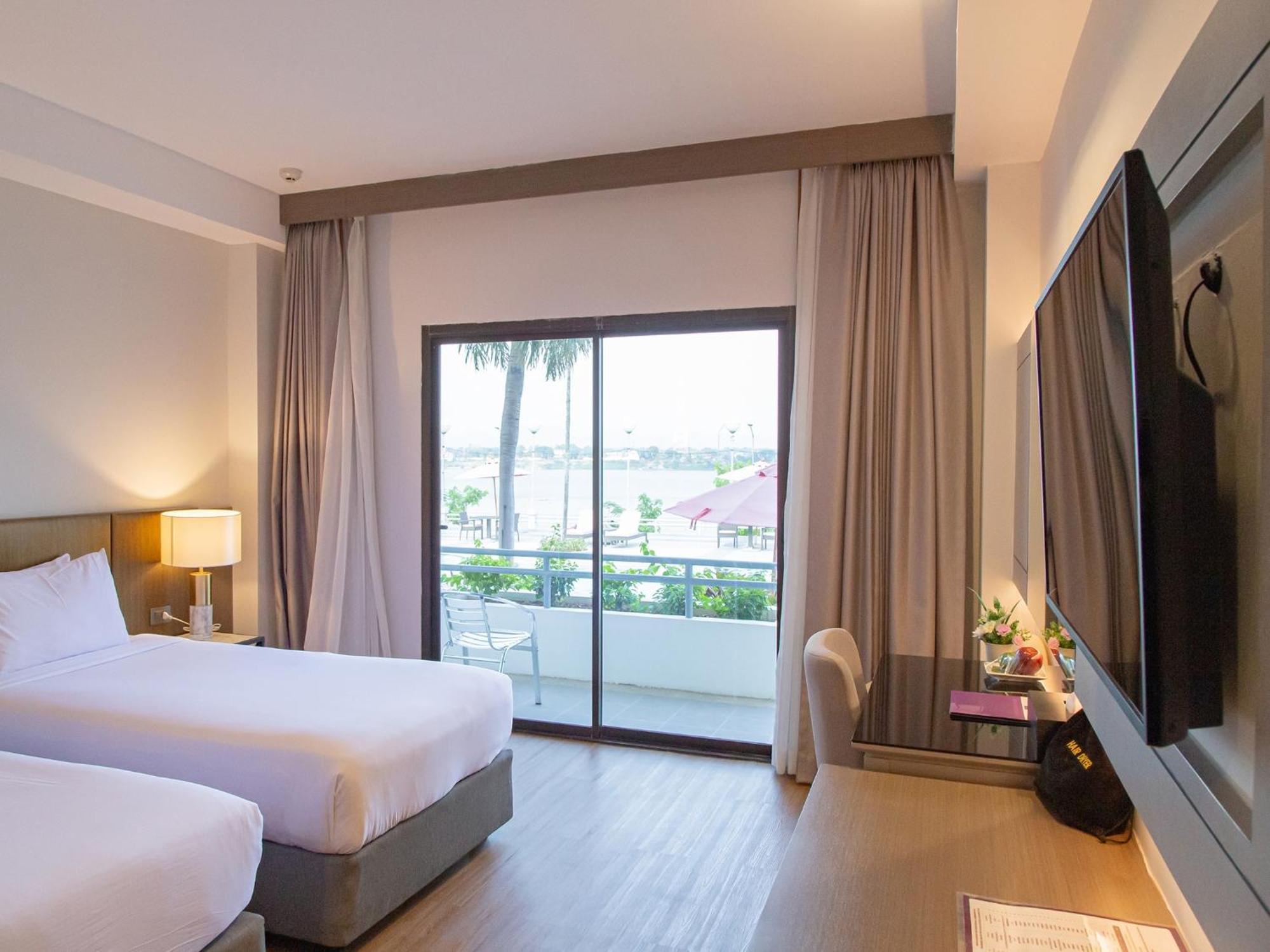Fortune River View Hotel